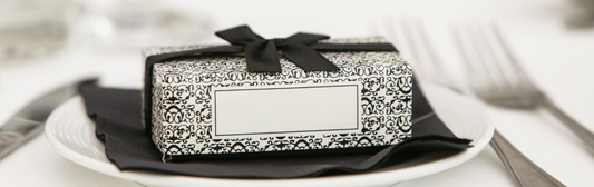 5 Personalized Wedding Favors for a Mediterranean Themed Feast