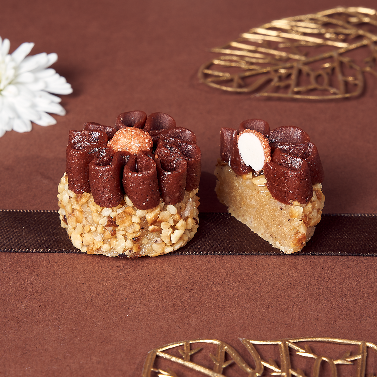 Hazelnut blossom-shaped treat from Flora limited edition collection
